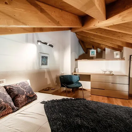 Apartment The Castle - By Myhomeincomo *